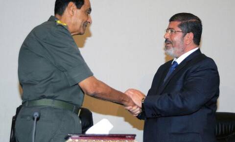 މިސްރުގެ ޑިފެންސް މިނިސްޓަރާއި އަދި ޗީފް އޮފް ސްޓާފް މަޤާމުން ވަކިކޮށްފ