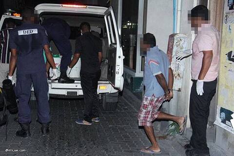 މާލޭގެ ގެއެއްގެ ތެރޭގައި ބަނގުރާ ކައްކަމުންދިޔަ ސިލޯނު ބަޔަކު ފުލުހުން ހައްޔަރު ކޮށްފި