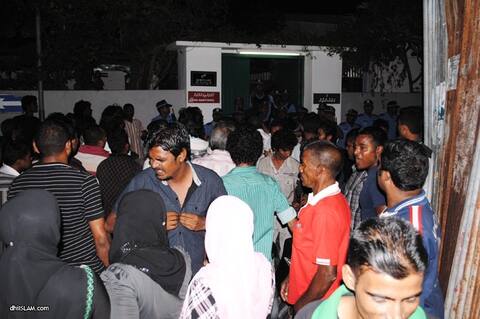 މަރުވެފައި އޮއްވާ ފެނުނު މީހާގެ އަތުގައި އޮތީ ބިޑި އަޅުވާފައި އަދި ޒަޚަމްތައް ފެންނަން ހުރި!