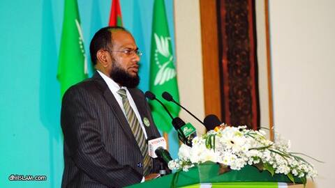 ހިތާމަވެރި ޙާލަތު ކުރިމަތިވެފައިވަނީ އިސްލާމީ ޝަރީޢަތް ދޫކޮށްލައި ވަޟްޢީ ޤާނޫނުތަކަށް ތަބާވުމުން : ޑރ. މަޖީދު