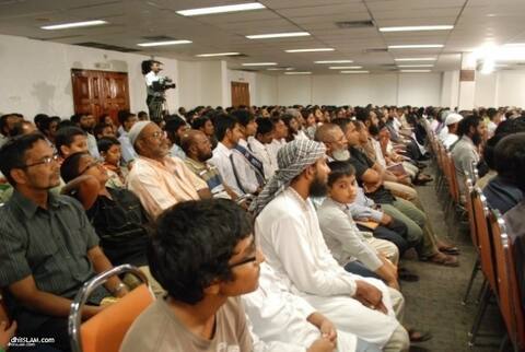 މިރޭގެ އިޙްޔާ ފޯރަމްގައި ޑރ މުނީޒާ ތަޤުރީރު ކުރައްވަނީ