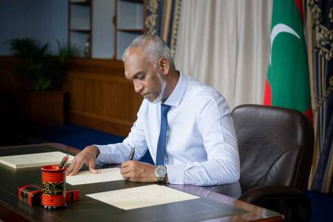 ޔަހޫދީން ޤަތަރަށް ދިން ހަމަލާ ރައީސް މުއިއްޒު ކުށްވެރިކުރައްވައިފި