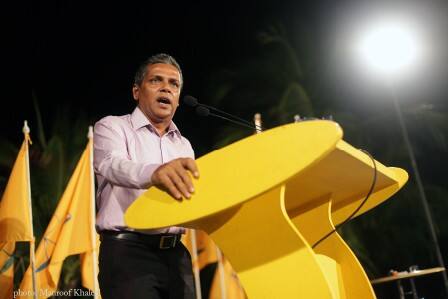 ސާކްސަމިޓުގައި ބަޔަކު ބޮންގޮއްވަން އުޅޭކަމަށް ރީކޯމޫސަ ތުހުމަތުކޮށްފި