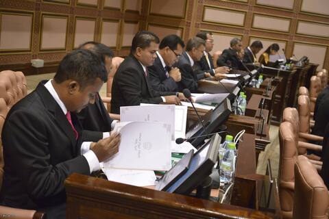 ބާރަ ބިލެއްގެ ފުރަތަމަ ކިޔުން ރައްޔިތުންގެ މަޖިލީހުގައި އިއްވައިފި