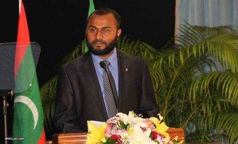 އިސްލާމިކް މިނިސްޓަރަށް ބަޔަކު ހަމަލަދޭން އުޅެފި