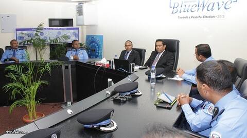ރައީސް ޔާމީން ފުލުހުންގެ އިސް އޮފިސަރުންނާއި ބައްދަލު ކުރައްވައިފި