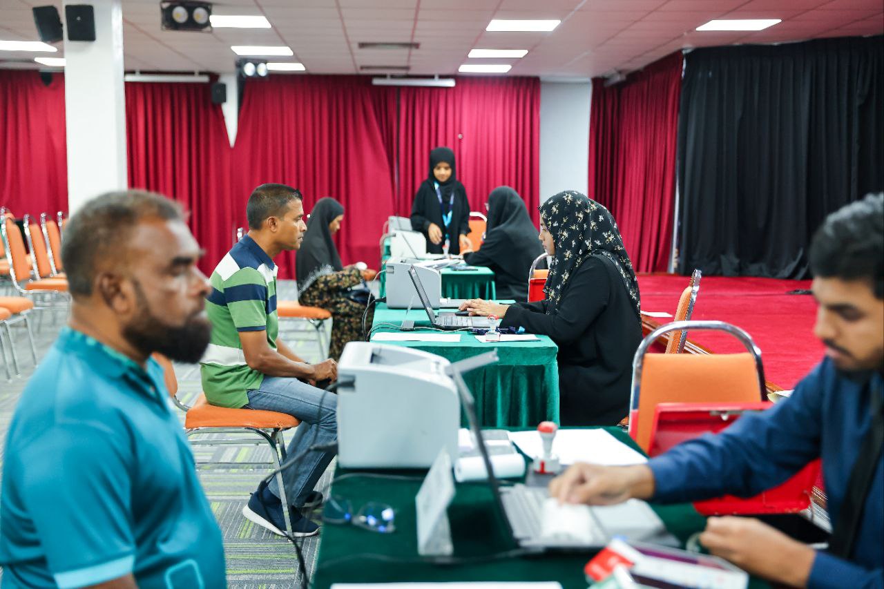 ބޮޑެތި ބަލިތަކަށް ފަރުވާ ހޯދާ ފަޤީރުންނަށް އިންޝުއަރެންސް ހަމަޖައްސައިދޭނެ ފަރާތެއް ހޯދަނީ