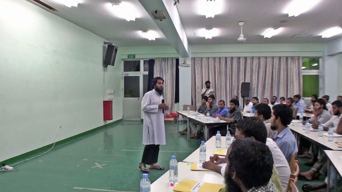 ރޭޑިއޯ އެޓޯލް އިން ޝައިޚް އާދަމް ޝަމީމާއެކު ސުވާލާއި ޖަވާބު ލައިވް ޕްރޮގްރާމެއް މިއަދު ފޮނުވަނީ