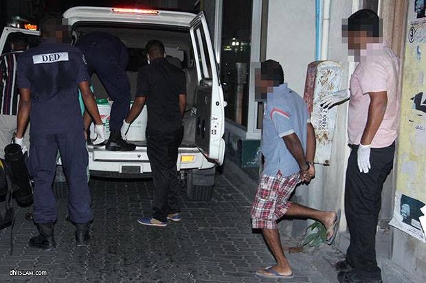 މާލޭގެ ގެއެއްގެ ތެރޭގައި ބަނގުރާ ކައްކަމުންދިޔަ ސިލޯނު ބަޔަކު ފުލުހުން ހައްޔަރު ކޮށްފި