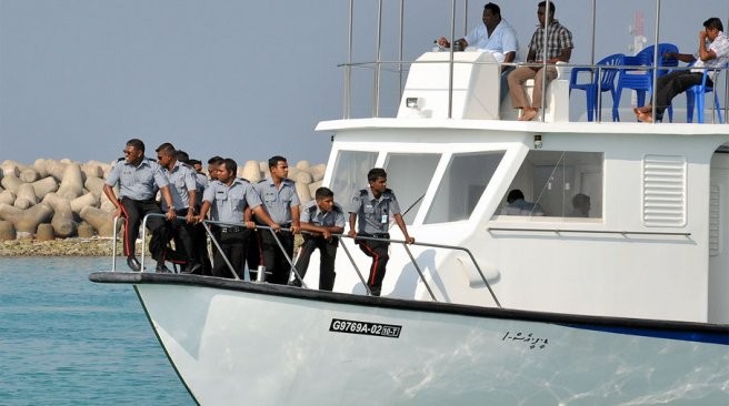 ތުނބުޅި ބެހެއްޓުމަކީ ވާޖިބެއް ކަމަށް ޢިލްމުވެރިން ވިދާޅުވާއިރު އިސްލާމީ ޤައުމެއްގައި ވަޒީފާ އަދާކުރާ މުސްލިމުންނަށް ތުނބުޅި ބޭލުމަށް ނޭންގޭނެ ކަމަށް މާފުށީ ކޯޓުން ޙުކުމްކޮށްފި