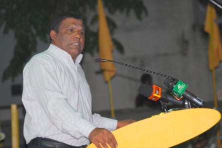 މުޒާހަރާ އަށް ރައީސް ނުކުންނެވުމަކީ އެމްޑީޕީ އާއި ރައްޔިތުންނަށް ލިބޭނެ ވަރަށް ބޮޑު ހުތުރެއް : މުސްތަފާ